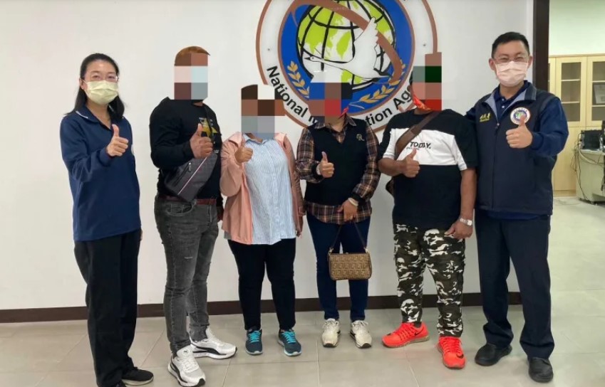 The migrant workers who self-reported, calling on other overstaying Indonesian to seize the opportunity of this program and come forward to the case as soon as possible.  Photo provided by Pingtung County Specialized Corps